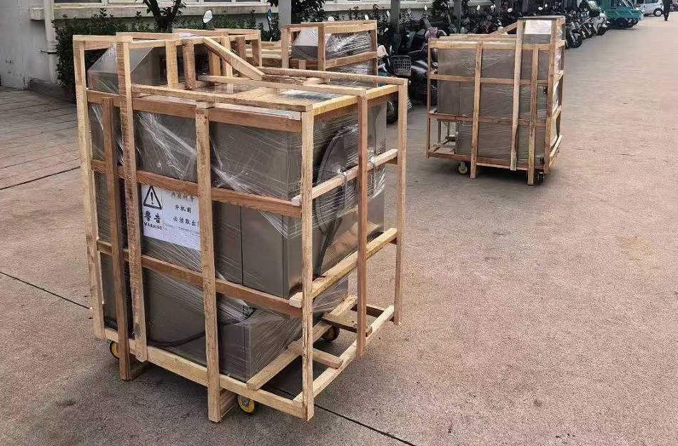 知名板栗連鎖店訂購(gòu)許昌智工電磁炒板栗機(jī)裝車(chē)發(fā)貨